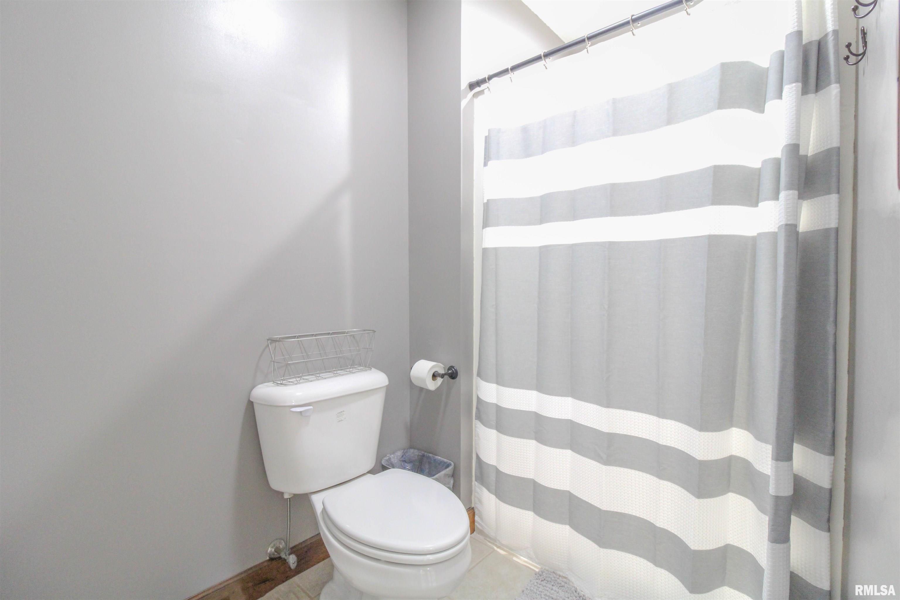 2623 Varsity Court Springfield, IL 62712 - Photo 17 of 19 Gallery Image 17