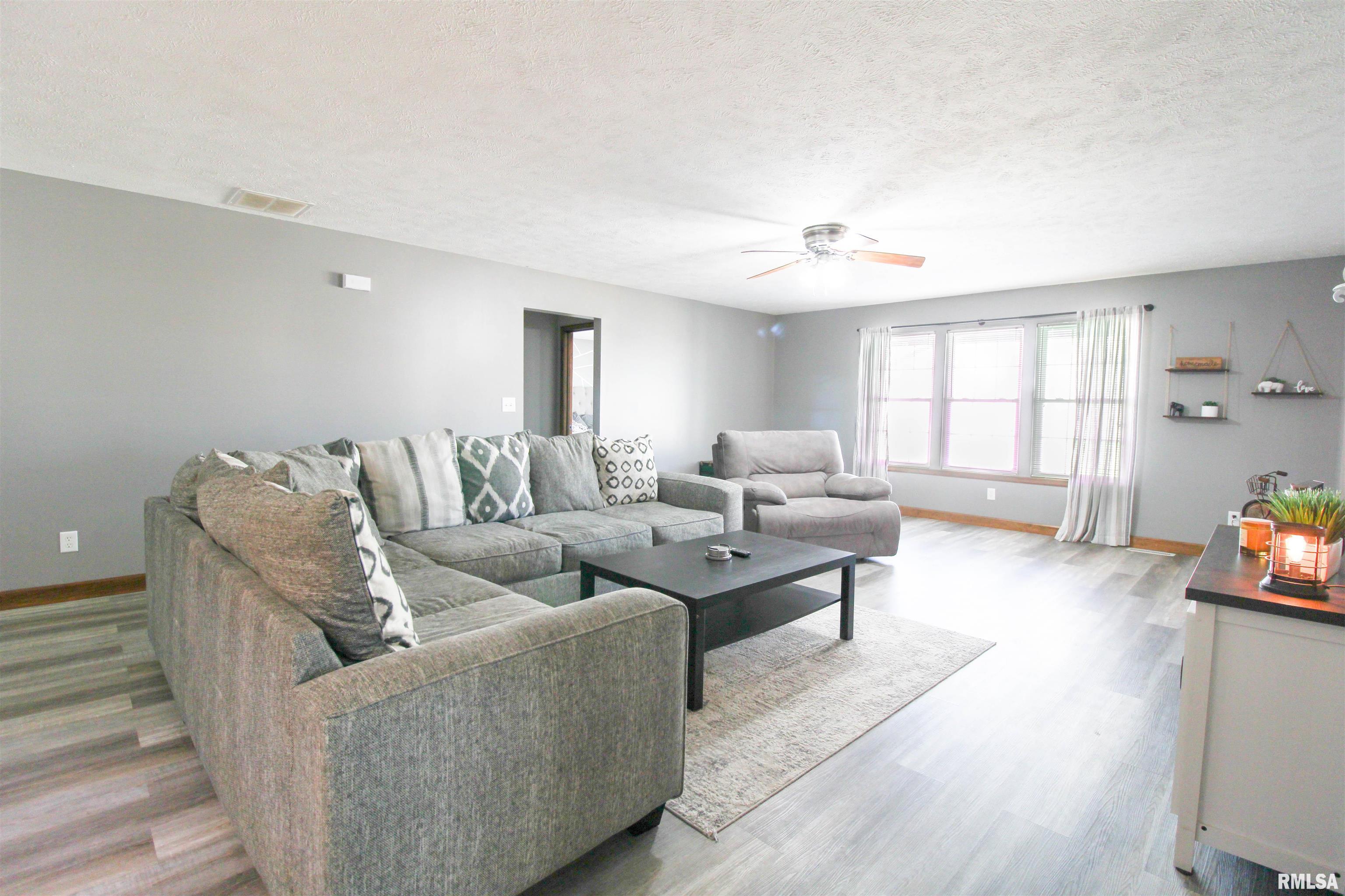 2623 Varsity Court Springfield, IL 62712 - Photo 3 of 19 Gallery Image 3