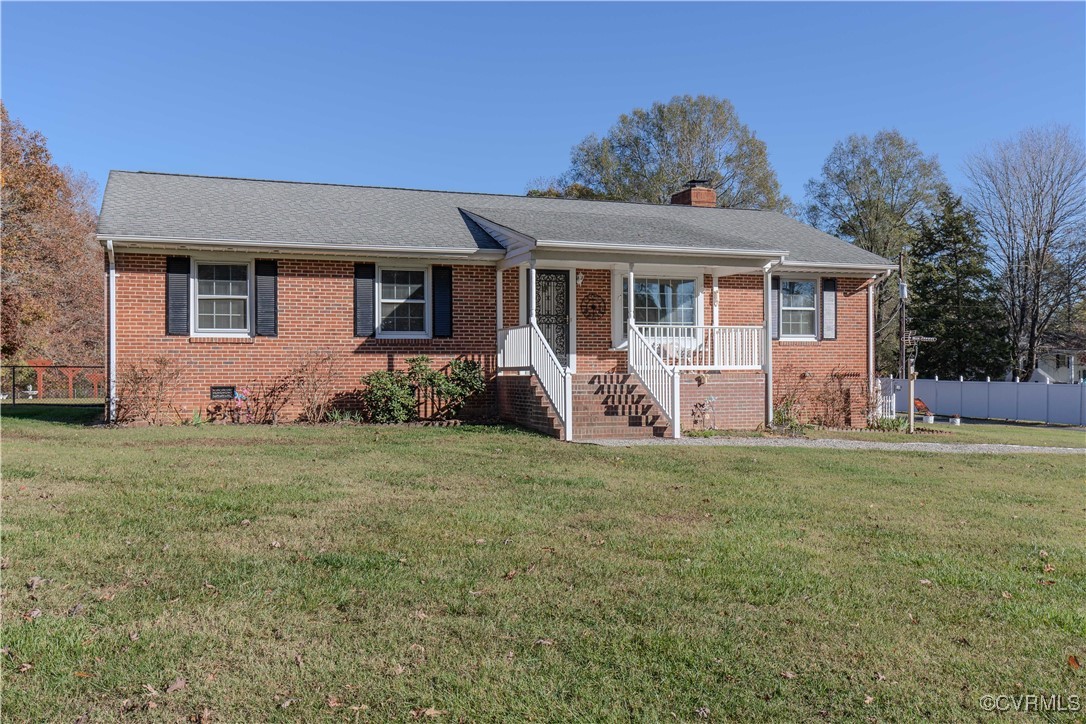 511 Hallsboro Road Midlothian, VA 23112 - Photo 3 of 50 17'x7' Concrete Front Porch w/ Vinyl Rails