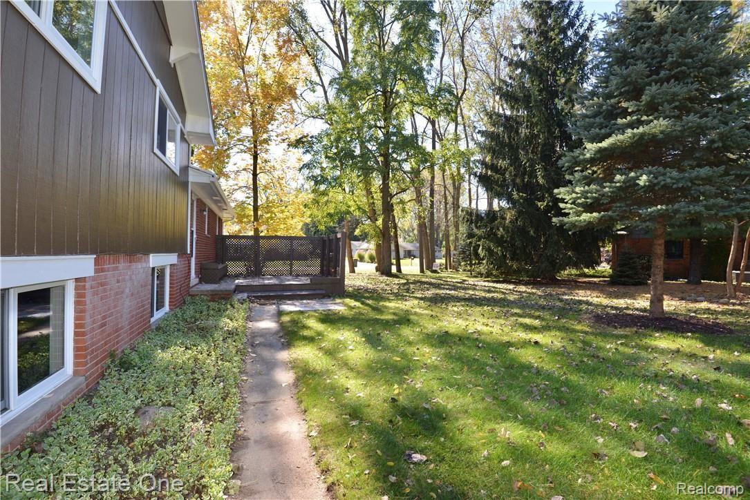 338 Randolph Road Rochester, MI 48309 - Photo 25 of 26 fullsizeoutput_3685.jpeg