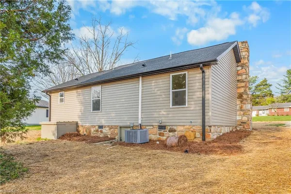 $265,000 | 5424 Highway 21, Jonesville, NC 28642
