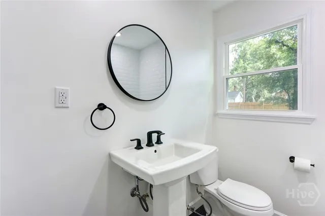 $289,000 | 1403 East 40th Street, Savannah, GA 31404