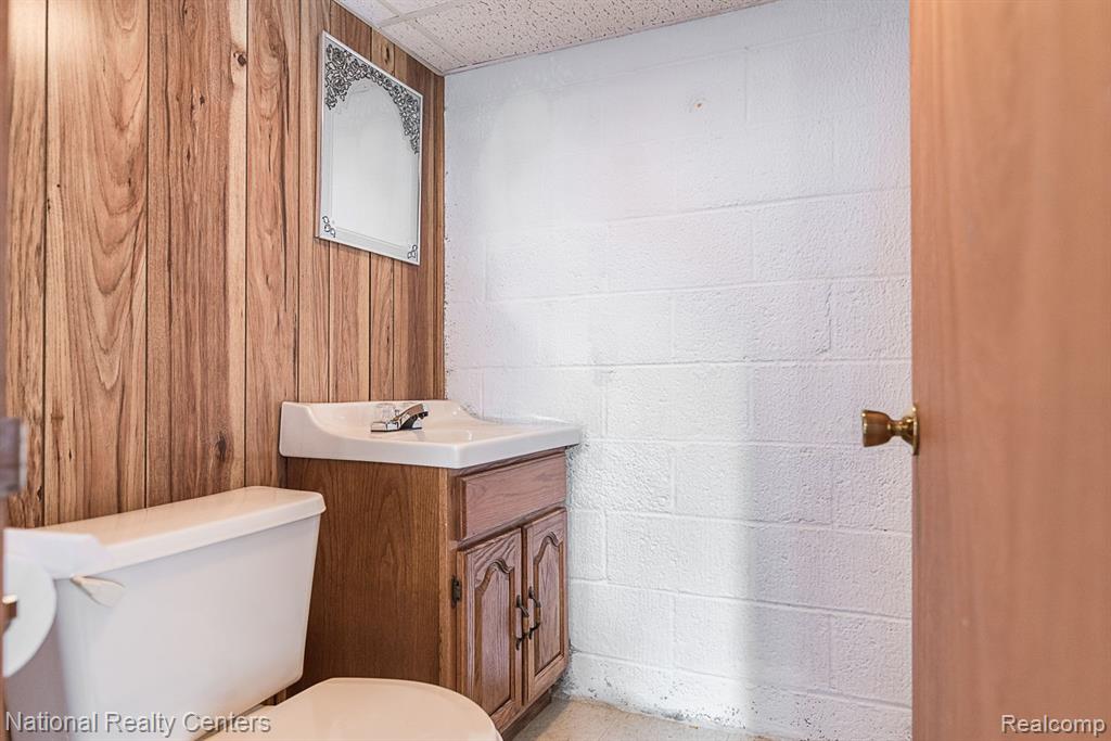 515 East Avon Road Rochester, MI 48307 - Photo 28 of 38