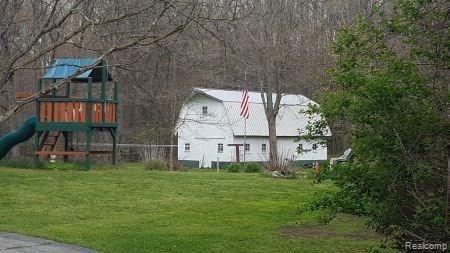 19191 Clark Road Belleville, MI 48111 - Photo 6 of 68