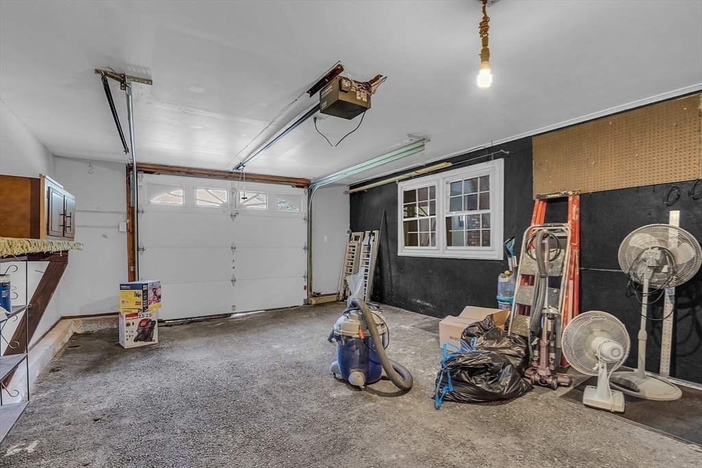 112 Walker Road Shirley, MA 01464 - Photo 33 of 33 a room with gym equipment