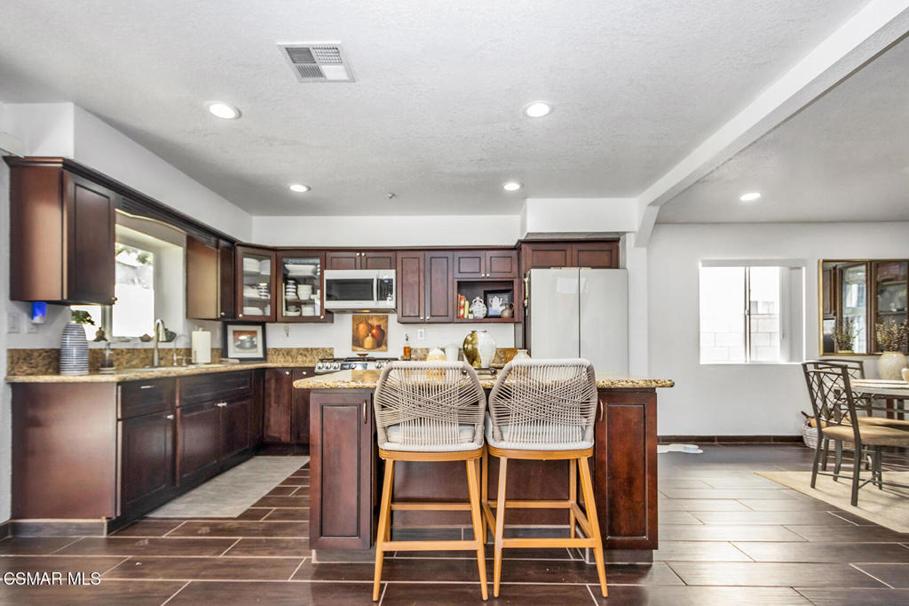 15425 Tobarra Road Fontana, CA 92337 - Photo 16 of 37