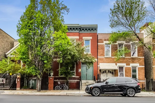$950,000 | 2028 West Armitage Avenue, Chicago, IL 60647