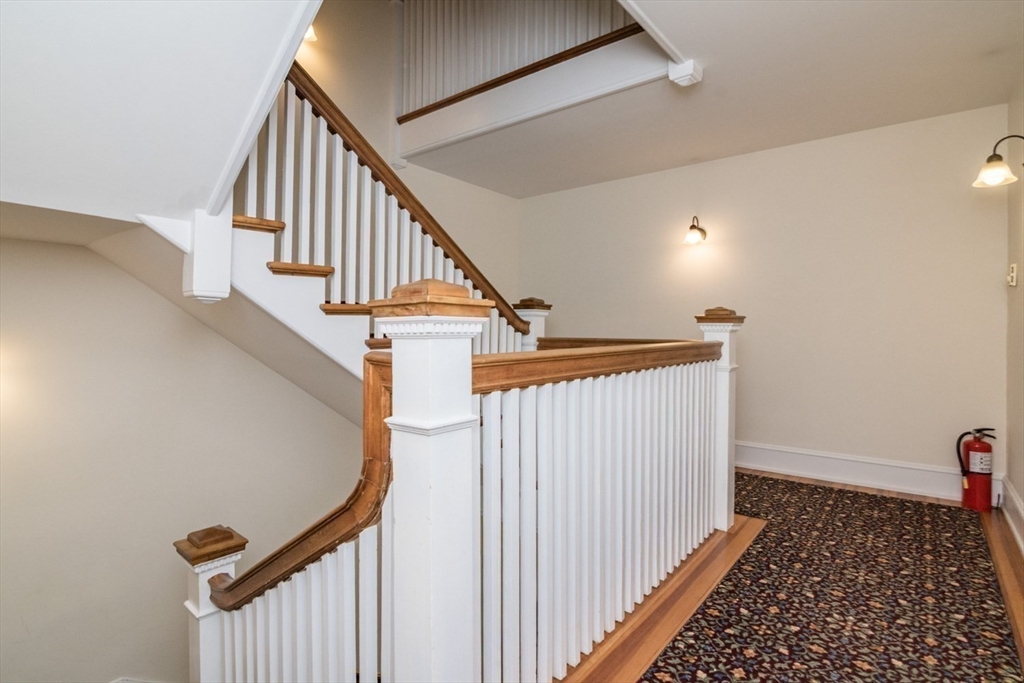 88 Round Hill Road, Unit 2 Northampton, MA 01060 - Photo 7 of 38