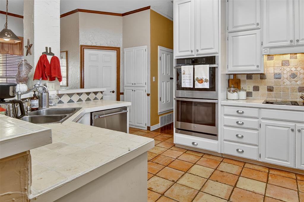 216 Sam Bass Road Willow Park, TX 76087 - Photo 12 of 34