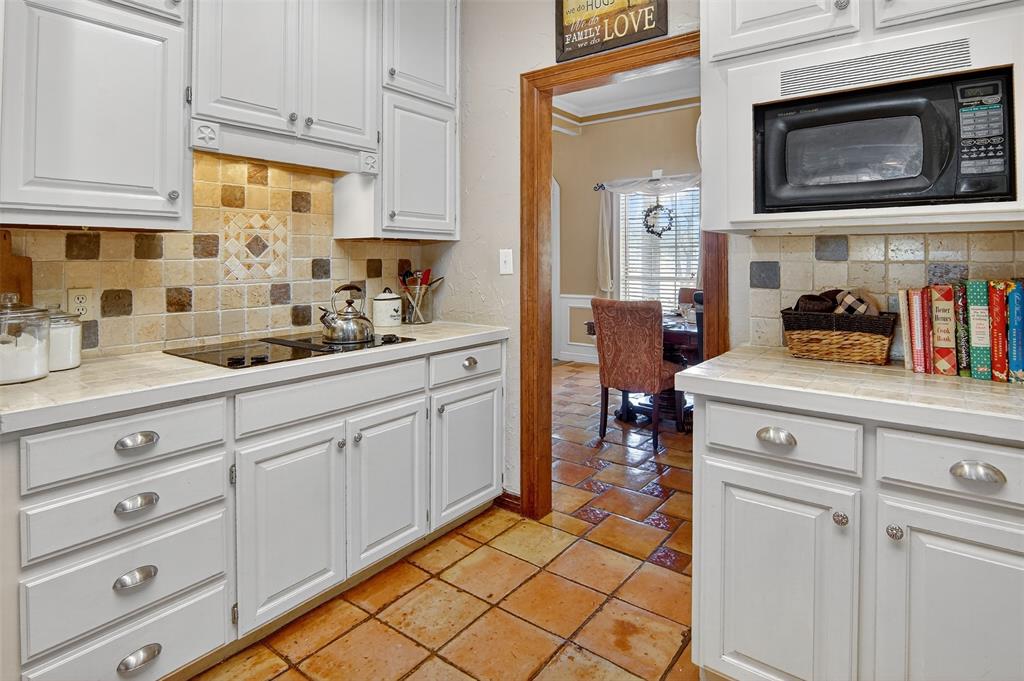 216 Sam Bass Road Willow Park, TX 76087 - Photo 14 of 34