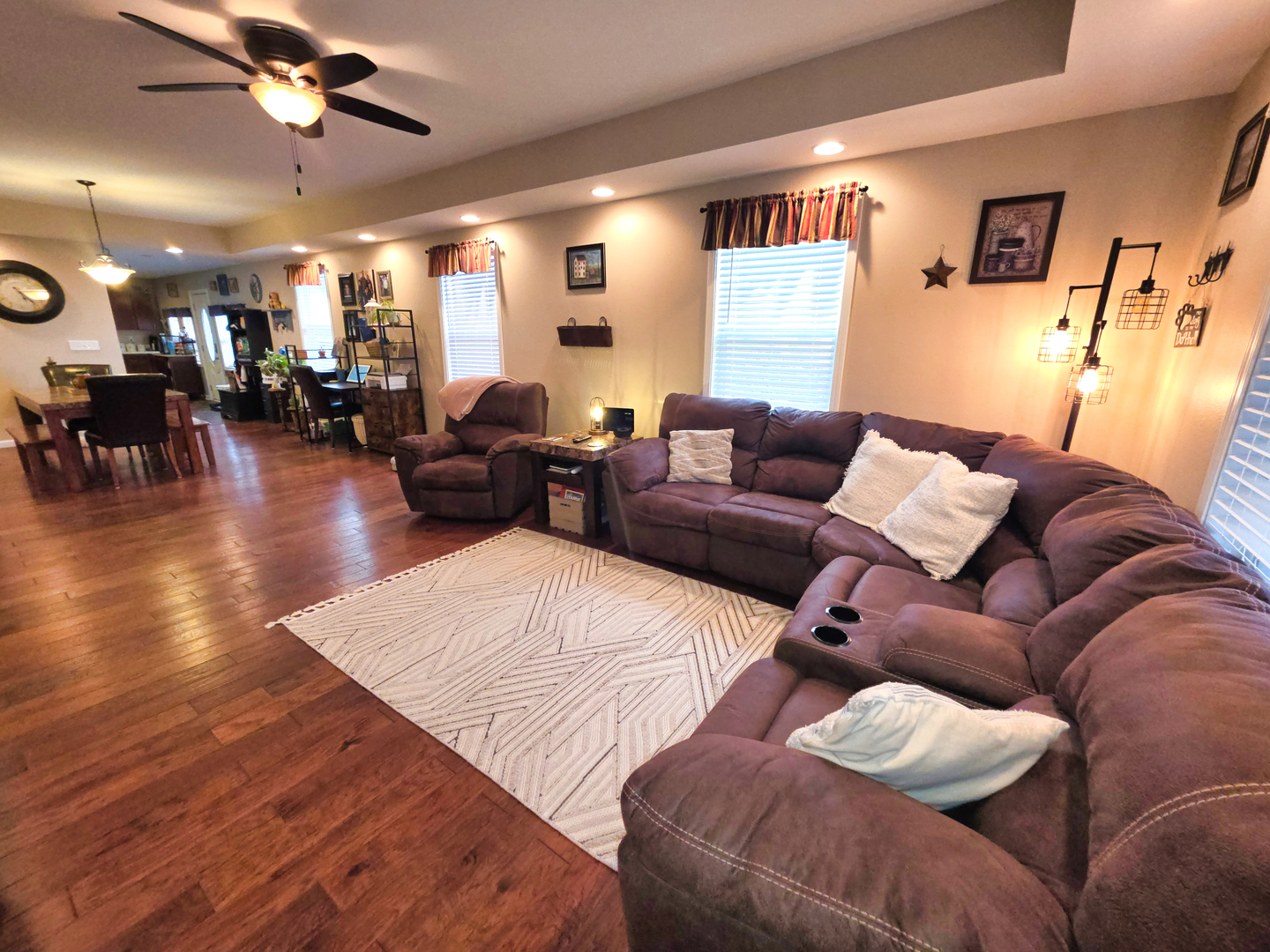 127 Flora Avenue Flora, IL 62839 - Photo 25 of 88 a living room with furniture and wooden floor