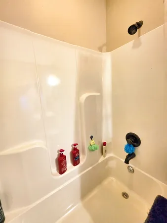 $149,900 | 127 Flora Avenue, Flora, IL 62839