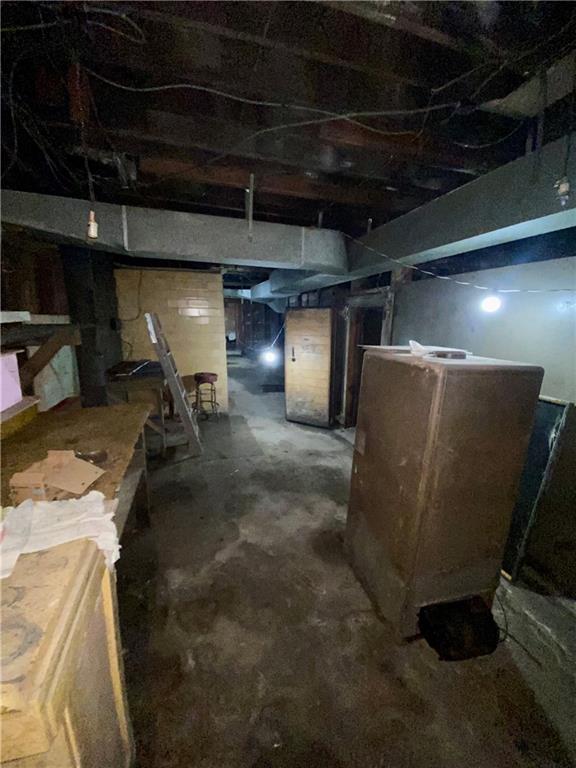 812 Concord Street Pittsburgh, PA 15212 - Photo 15 of 18 a view of a room with gym equipment