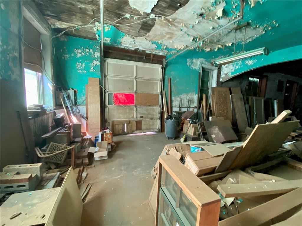 812 Concord Street Pittsburgh, PA 15212 - Photo 6 of 18 a outdoor space with furniture