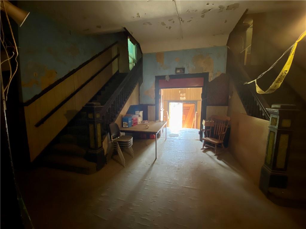 812 Concord Street Pittsburgh, PA 15212 - Photo 7 of 18 a view of a interior of the house