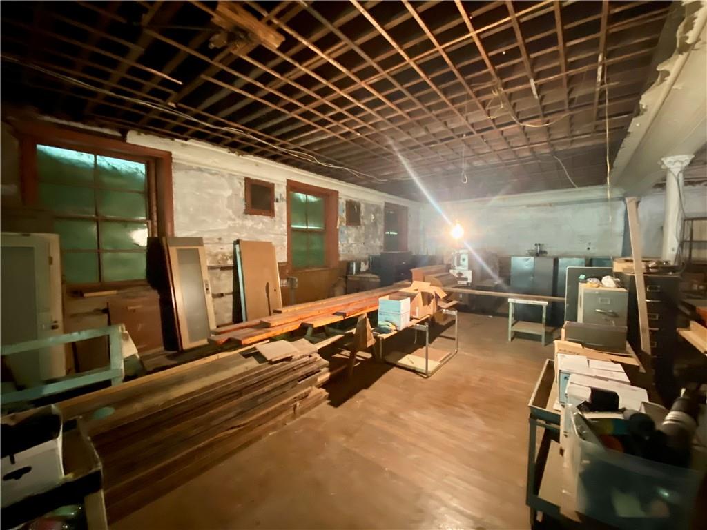 812 Concord Street Pittsburgh, PA 15212 - Photo 9 of 18 a view of a room with gym equipment