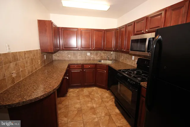 $1,350 | 7876 Spring Avenue, Unit 3D, Elkins Park, PA 19027