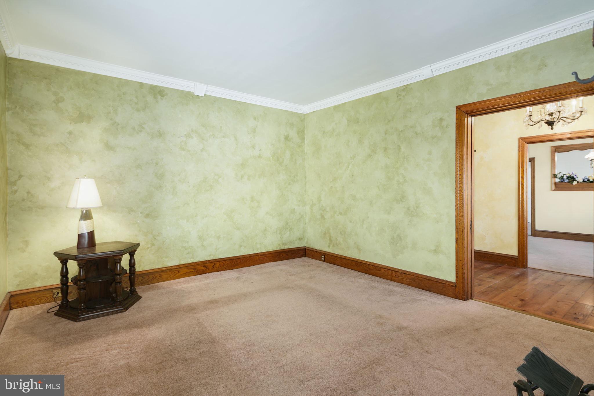 3300 Rhawn Street Philadelphia, PA 19136 - Photo 17 of 31 Living Room
