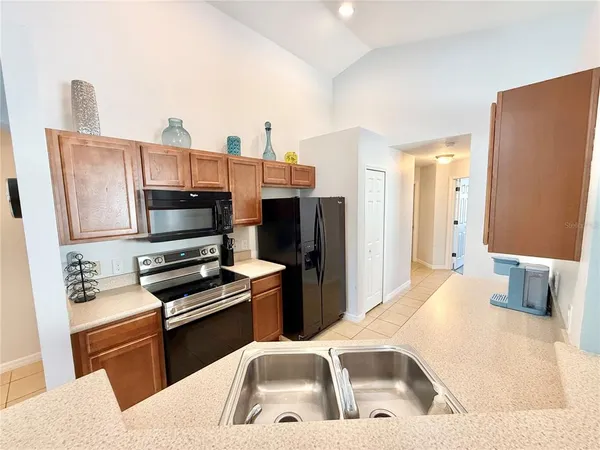 $2,700 | 2136 Victoria Drive, Davenport, FL 33837