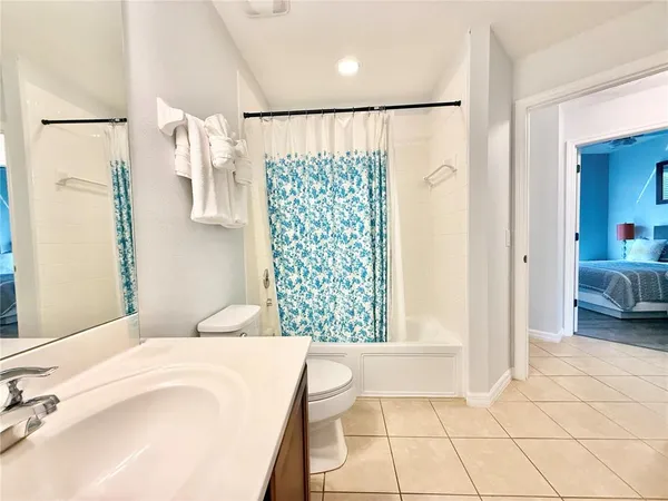 $2,700 | 2136 Victoria Drive, Davenport, FL 33837