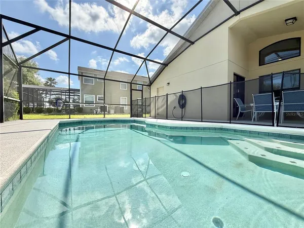 $2,700 | 2136 Victoria Drive, Davenport, FL 33837