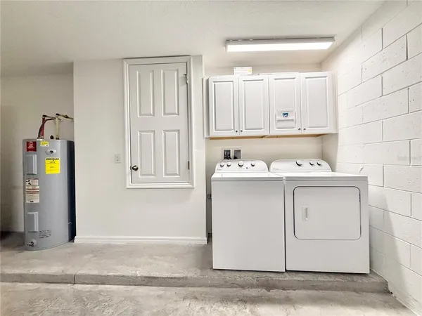 $2,700 | 2136 Victoria Drive, Davenport, FL 33837