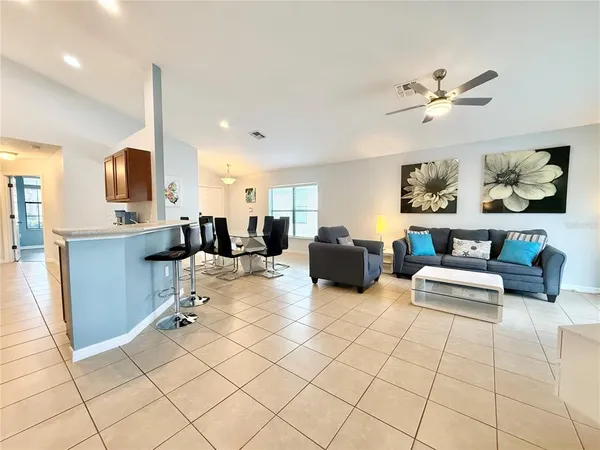 $2,700 | 2136 Victoria Drive, Davenport, FL 33837