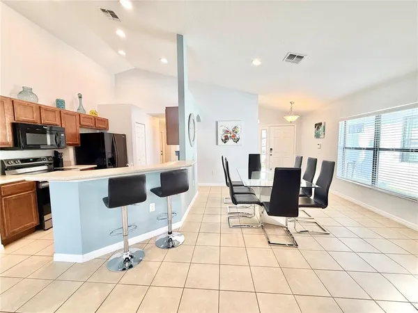 $2,700 | 2136 Victoria Drive, Davenport, FL 33837