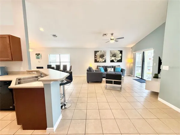 $2,700 | 2136 Victoria Drive, Davenport, FL 33837