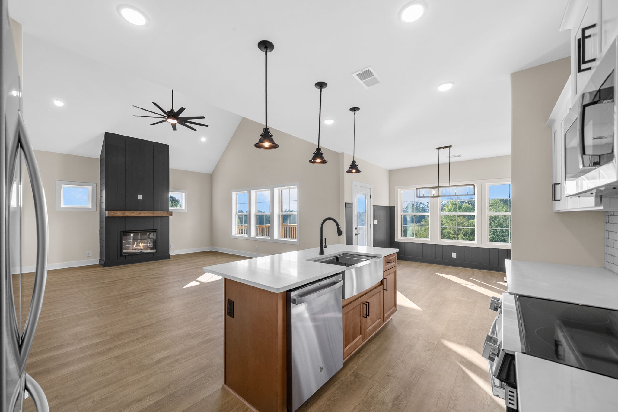 3860 Chapel Hill Road Clarksville, TN 37040 - Photo 13 of 38 a kitchen with sink stove and refrigerator