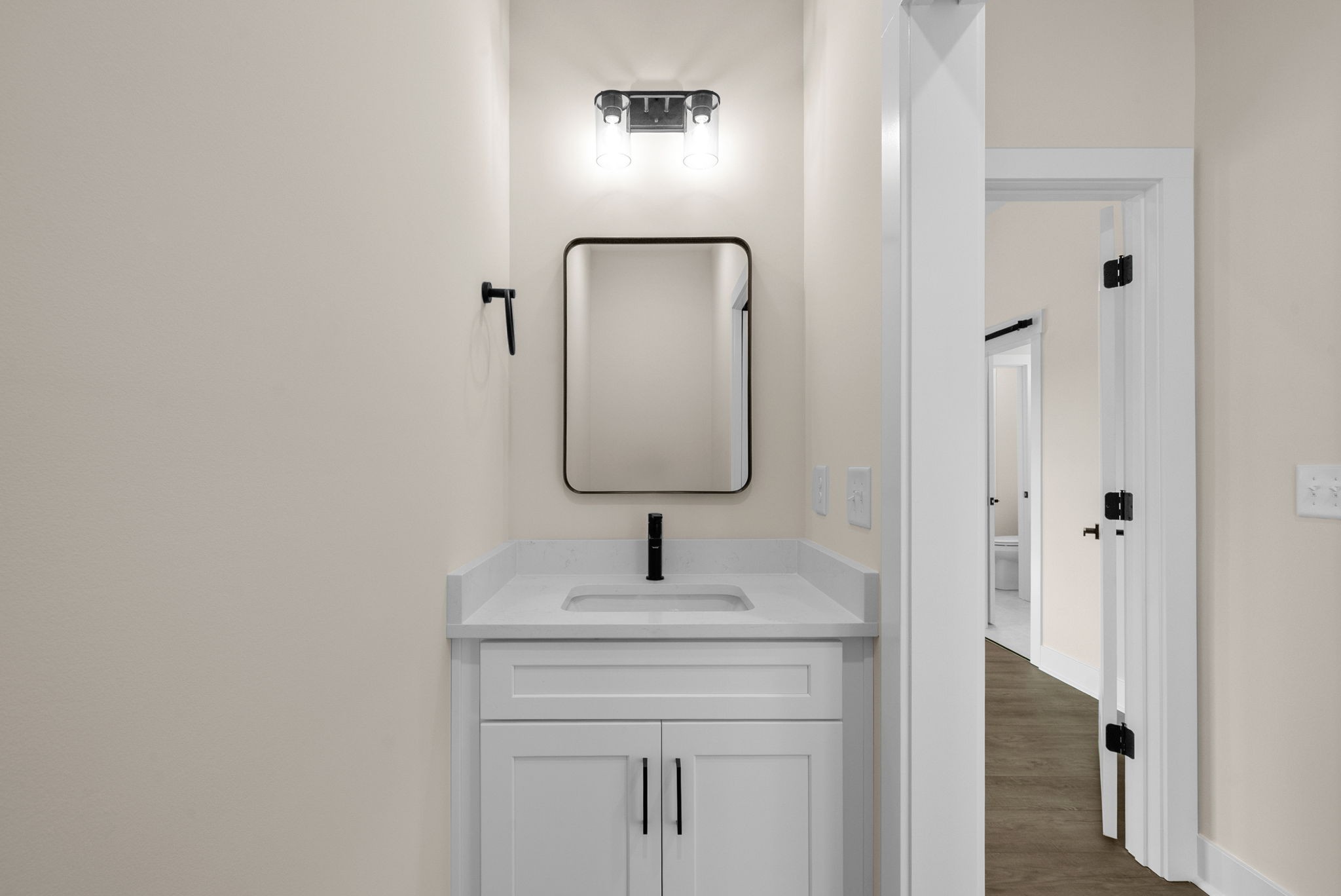 3860 Chapel Hill Road Clarksville, TN 37040 - Photo 16 of 38 a bathroom with a sink and a mirror