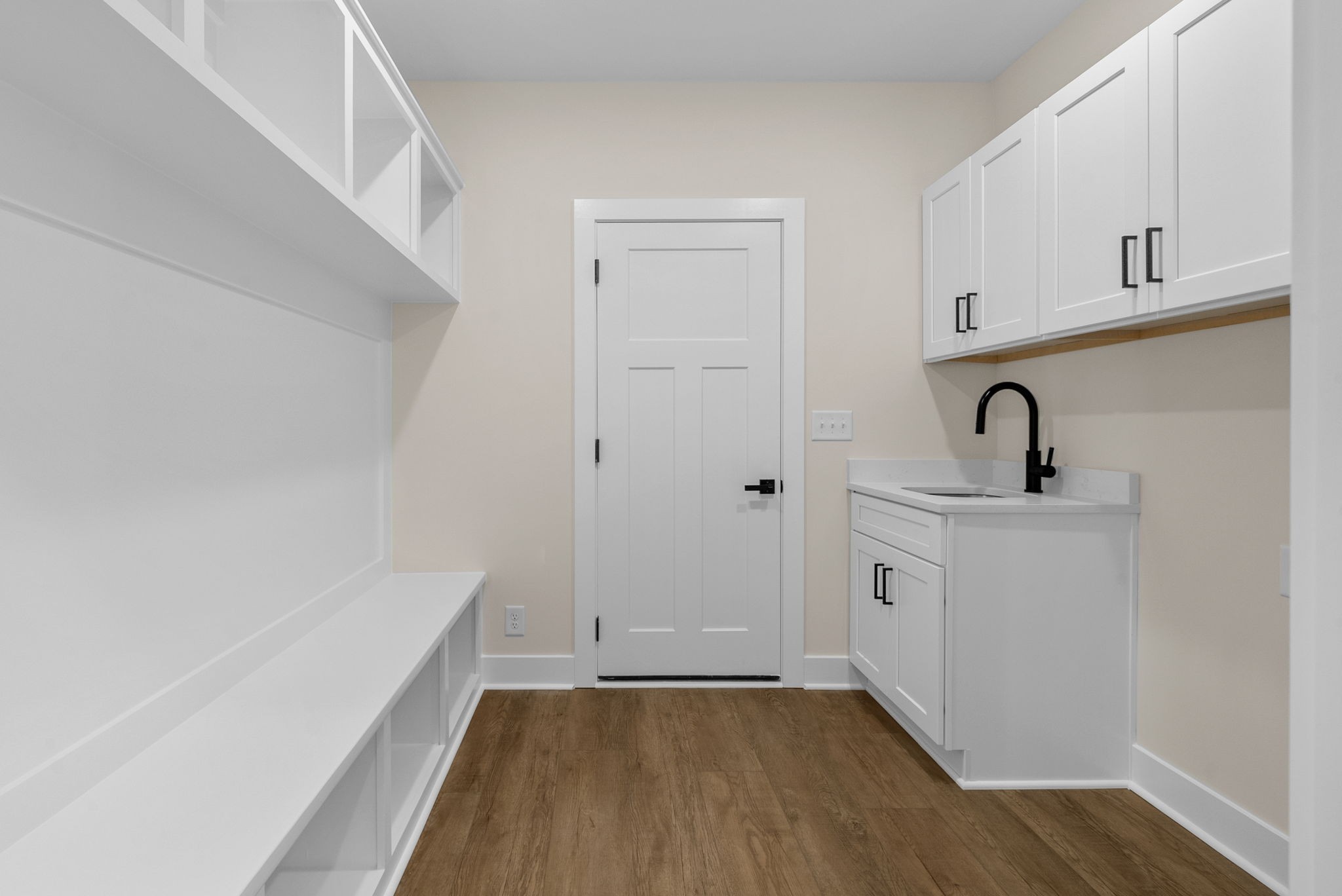 3860 Chapel Hill Road Clarksville, TN 37040 - Photo 29 of 38 a bathroom with a sink and a mirror