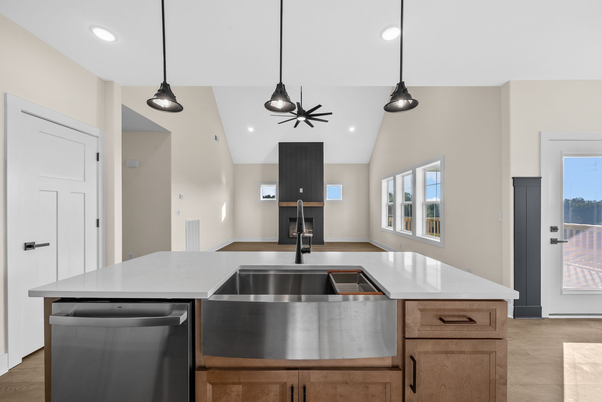 3860 Chapel Hill Road Clarksville, TN 37040 - Photo 9 of 38 a kitchen with a sink a stove a refrigerator and chandelier