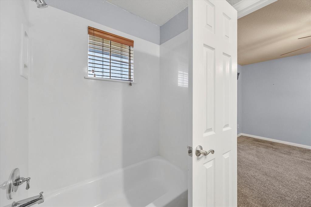9398 Blarney Stone Way Forney, TX 75126 - Photo 24 of 39 Full Bathroom as Part of Guest Bedroom