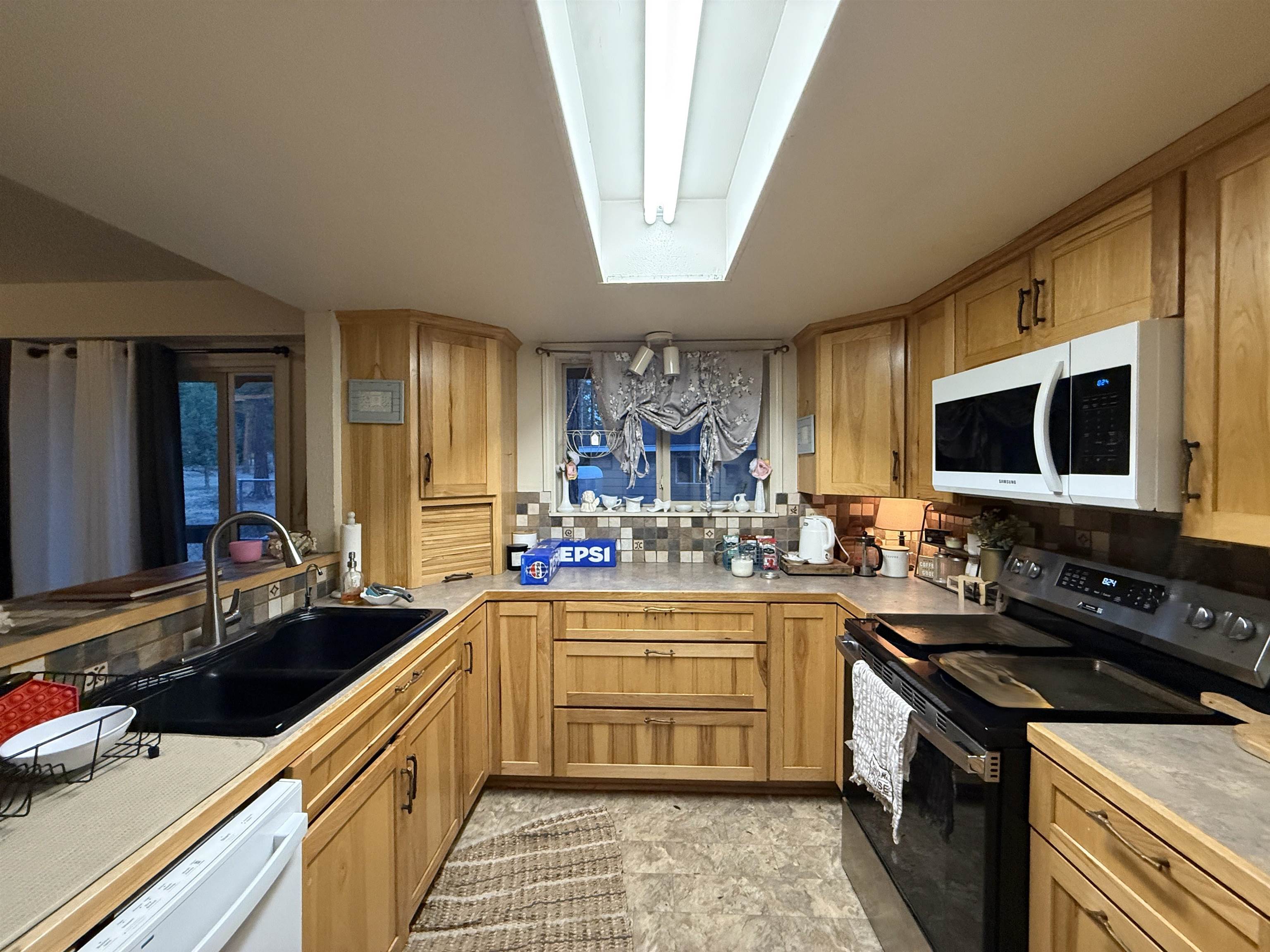 17540 Fisher Road Weed, CA 96094 - Photo 11 of 24 Gallery Image 11