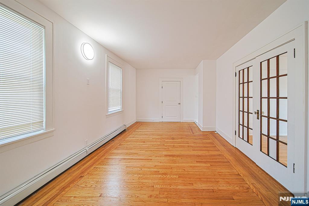 334 Broad Avenue Ridgefield, NJ 07657 - Photo 8 of 36 Gallery Image 8