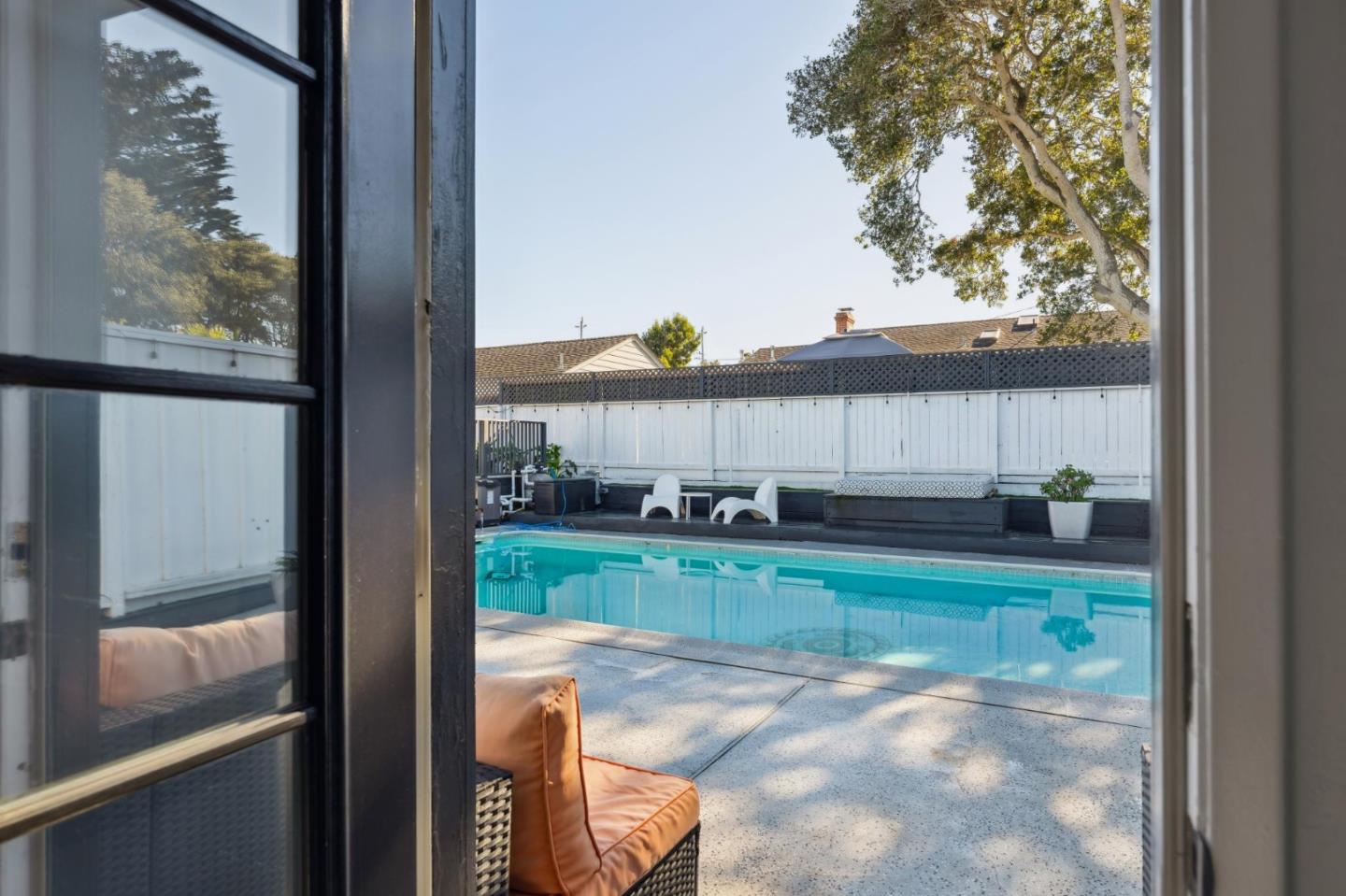 5 Bush Street Monterey, CA 93940 - Photo 25 of 48 a view of a back yard from a balcony