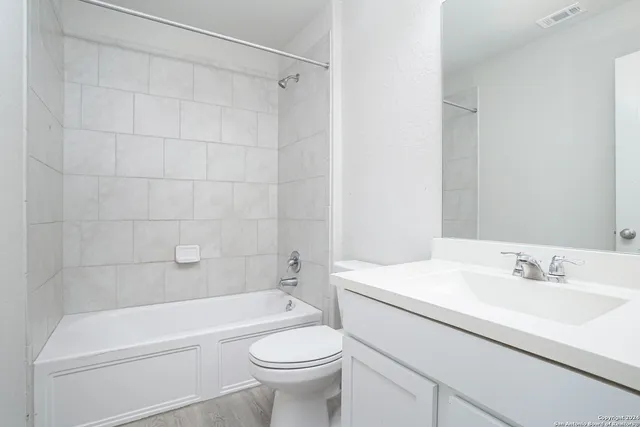 $2,000 | 1924 Heather Glen Drive, New Braunfels, TX 78130