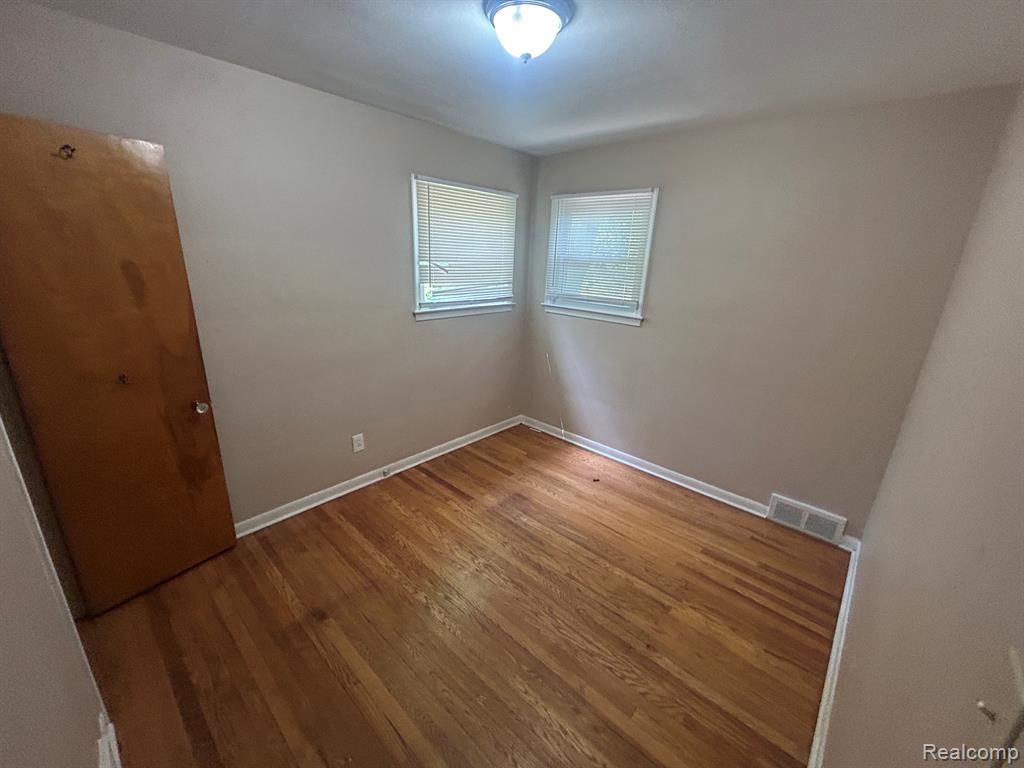 16601 Wormer Detroit, MI 48219 - Photo 7 of 11