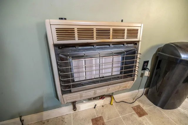 $330,000 | 1186 Eastern Avenue, Chelsea, ME 04330