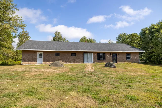 $330,000 | 1186 Eastern Avenue, Chelsea, ME 04330