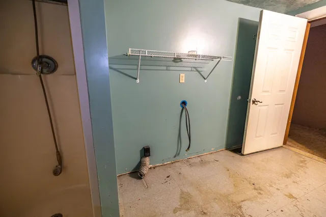 $330,000 | 1186 Eastern Avenue, Chelsea, ME 04330