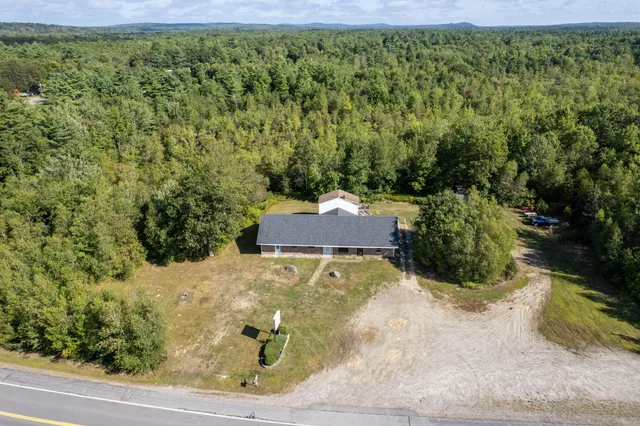 $330,000 | 1186 Eastern Avenue, Chelsea, ME 04330