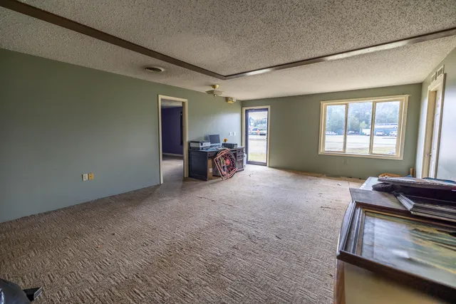 $330,000 | 1186 Eastern Avenue, Chelsea, ME 04330