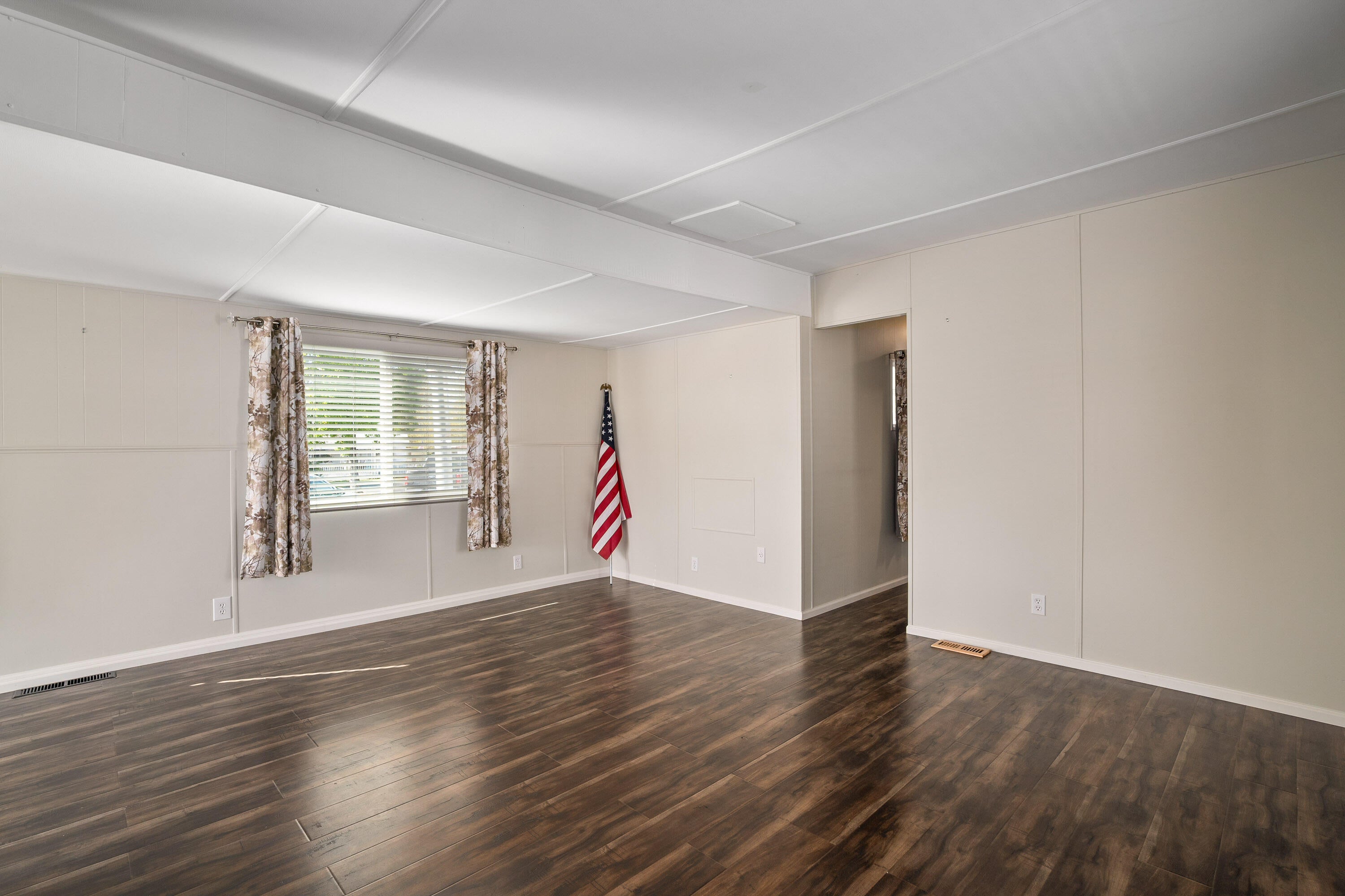 1241 Dowell Road, Unit 28 Grants Pass, OR 97527 - Photo 12 of 27 1241DowellRd#28-012