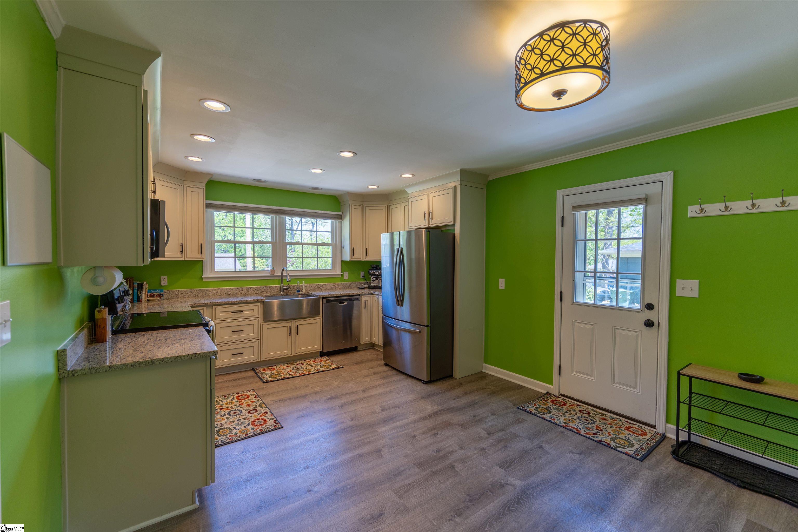 4 Strand Court Taylors, SC 29687 - Photo 9 of 30