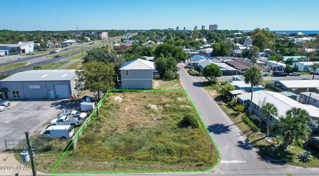 $319,000 | 326 Lake Place, Panama City Beach, FL 32413