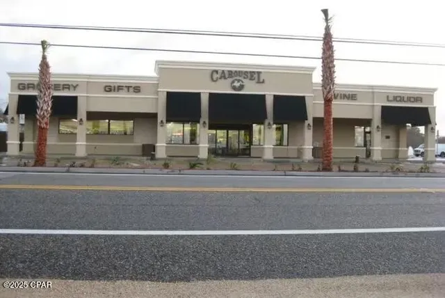 $319,000 | 326 Lake Place, Panama City Beach, FL 32413