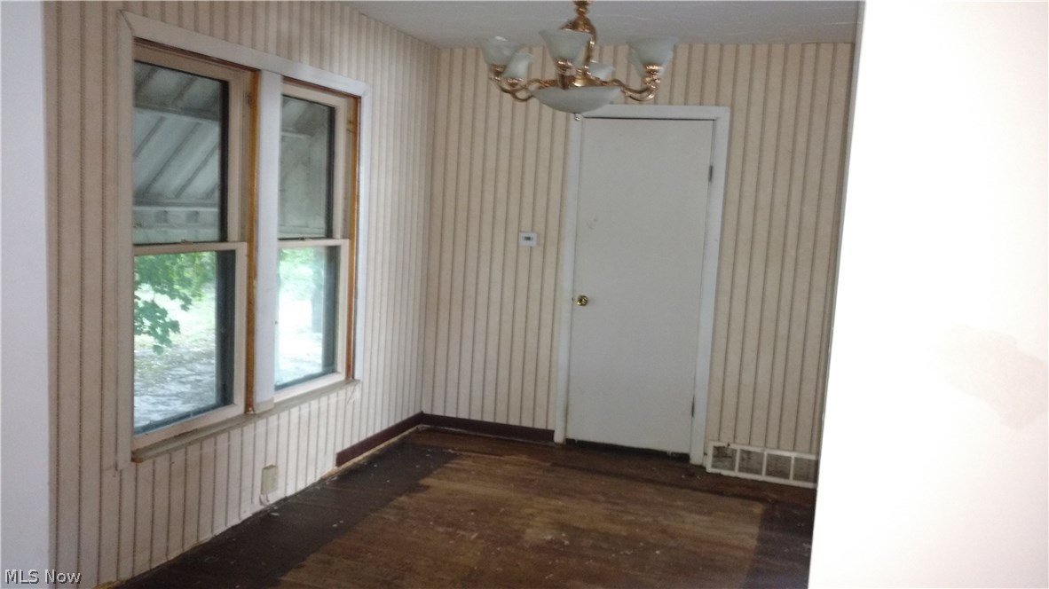 1061 West Waterloo Road Akron, OH 44314 - Photo 5 of 7 dining room