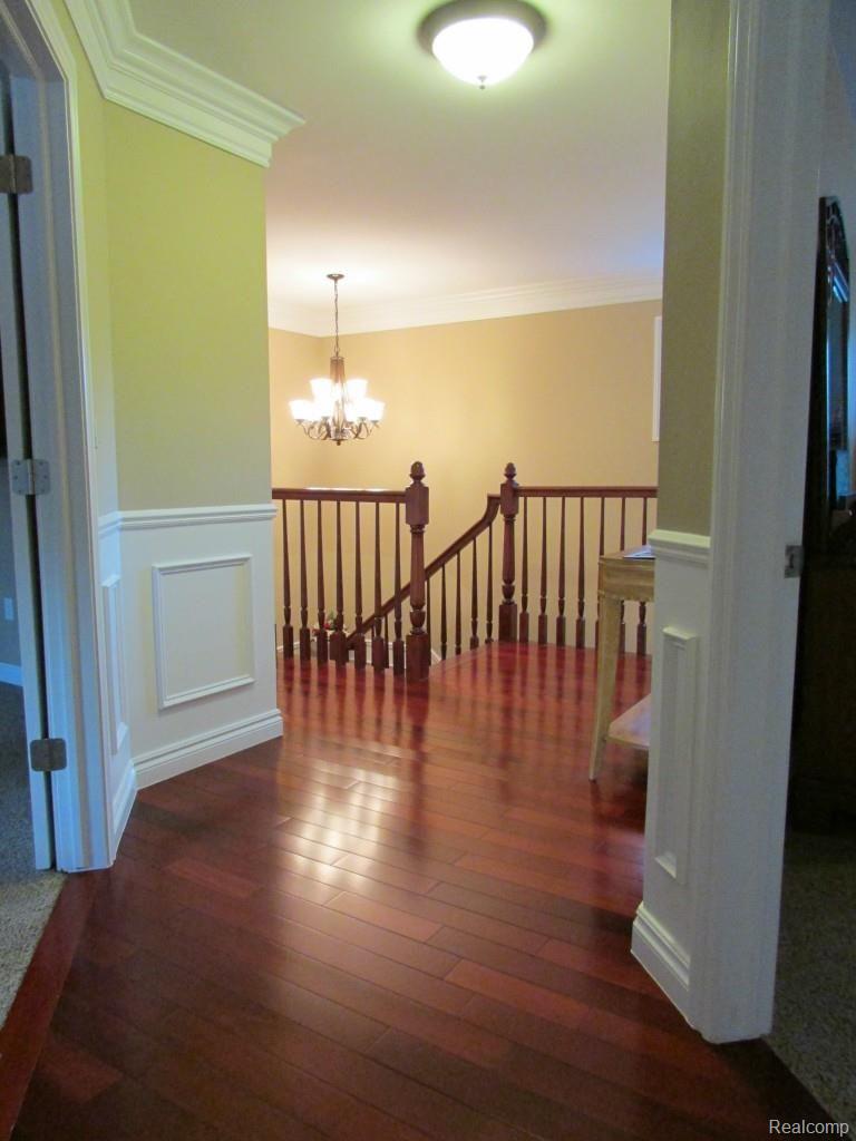 3052 St Clair Drive Rochester, MI 48309 - Photo 26 of 34 View of Second Level Hallway w/ High End Moldings and Trim
